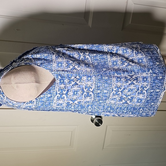 Vineyard Vines Blue Graphic‎ Sleeveless Blouse V Neck With Blue Trim Size Meduim - Picture 5 of 11